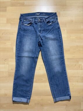 Denizen from Levi's Light Blue Relaxed Jeans with Cuffed Hem